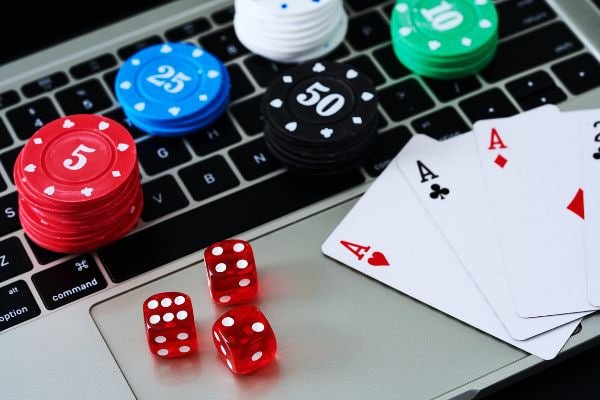 Tim dukungan pelanggan online siap membantu pengguna freebet88 kapan saja